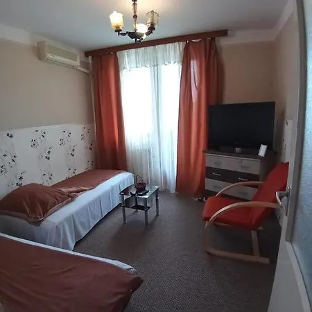 Encsi Lak Apartment *